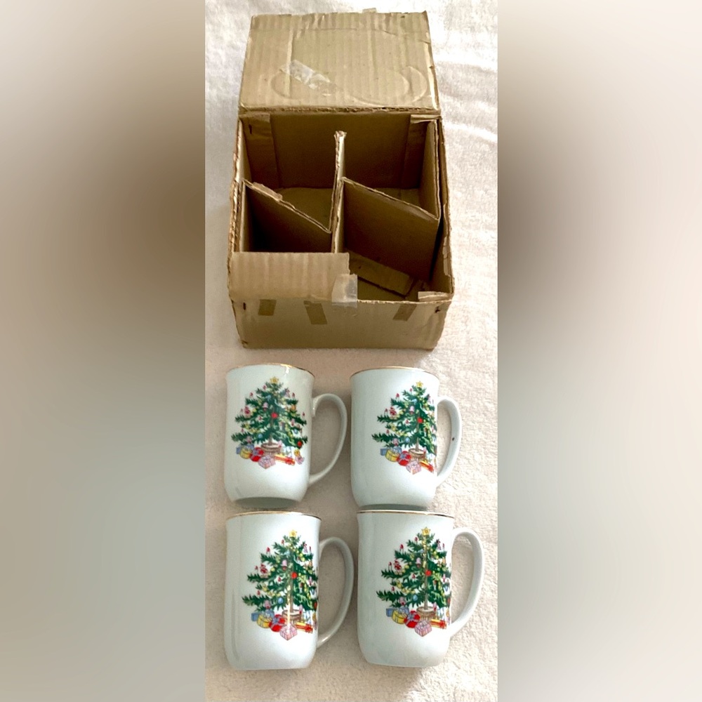 Lefton Christmas Tree Mugs Set